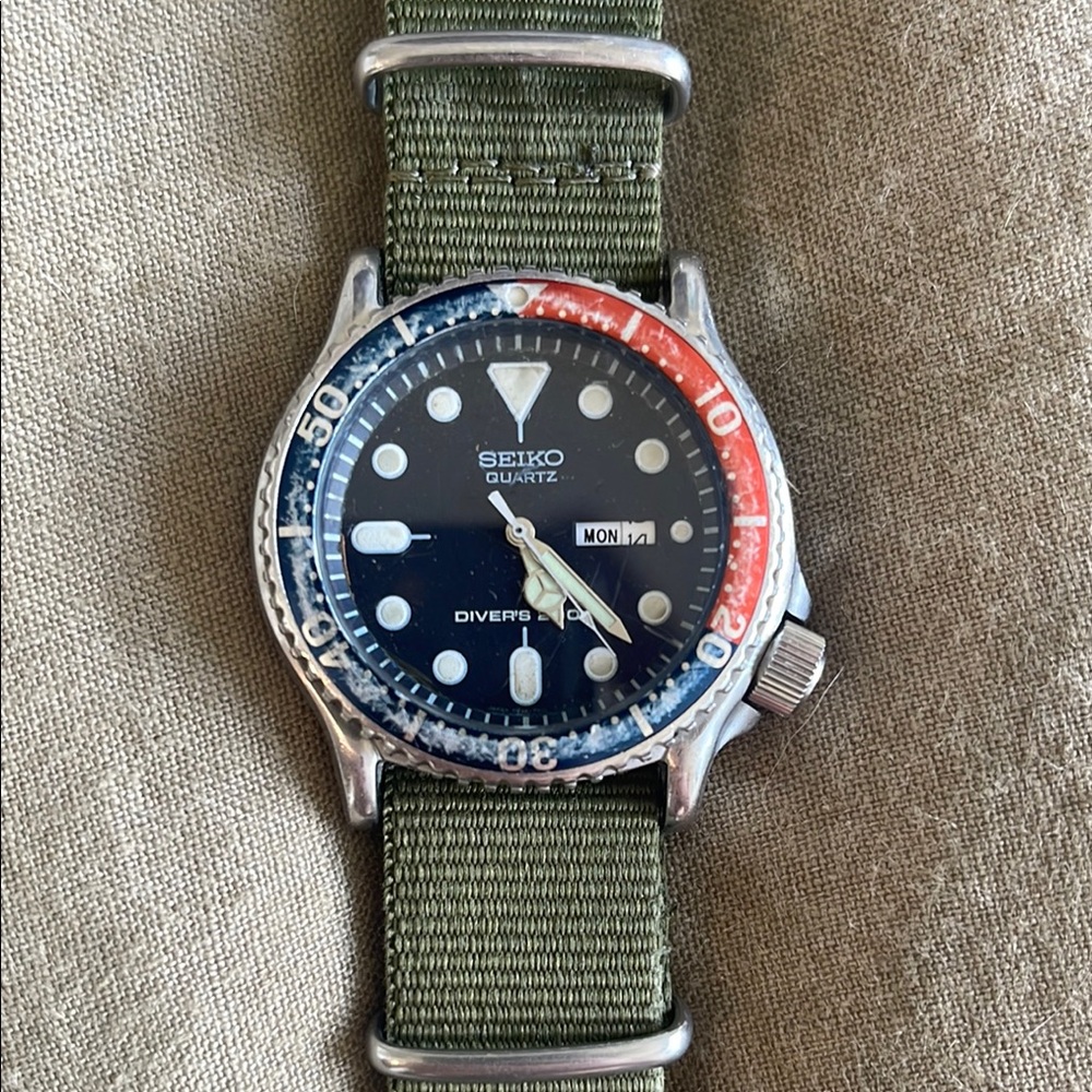 VINTAGE Seiko Pepsi Diver Quartz